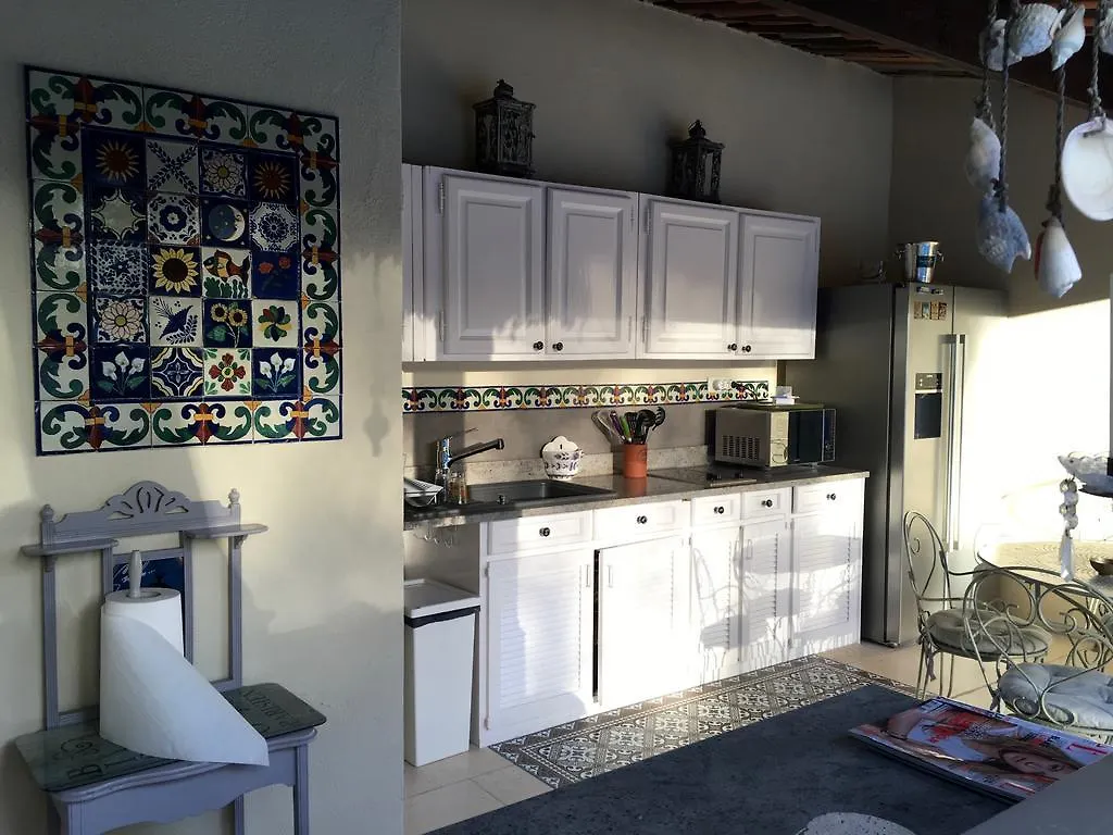 Le Marijas Bed & Breakfast Les Michels